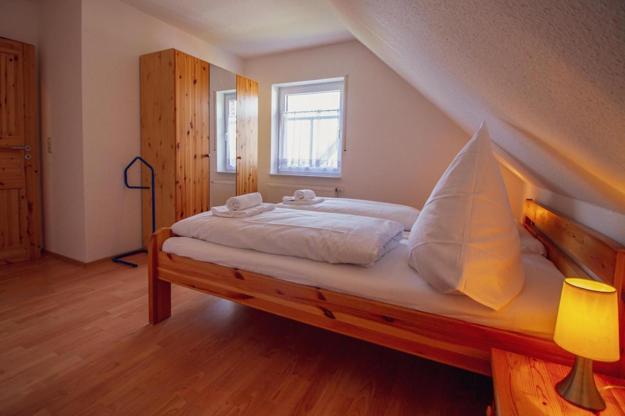 Haus Leuchtturm - Flut Apartment ครุมเฮิร์น ภายนอก รูปภาพ